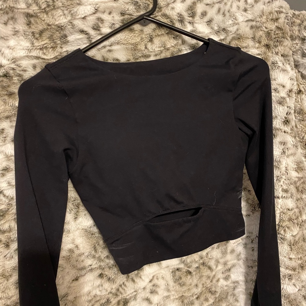 cropped black workout top